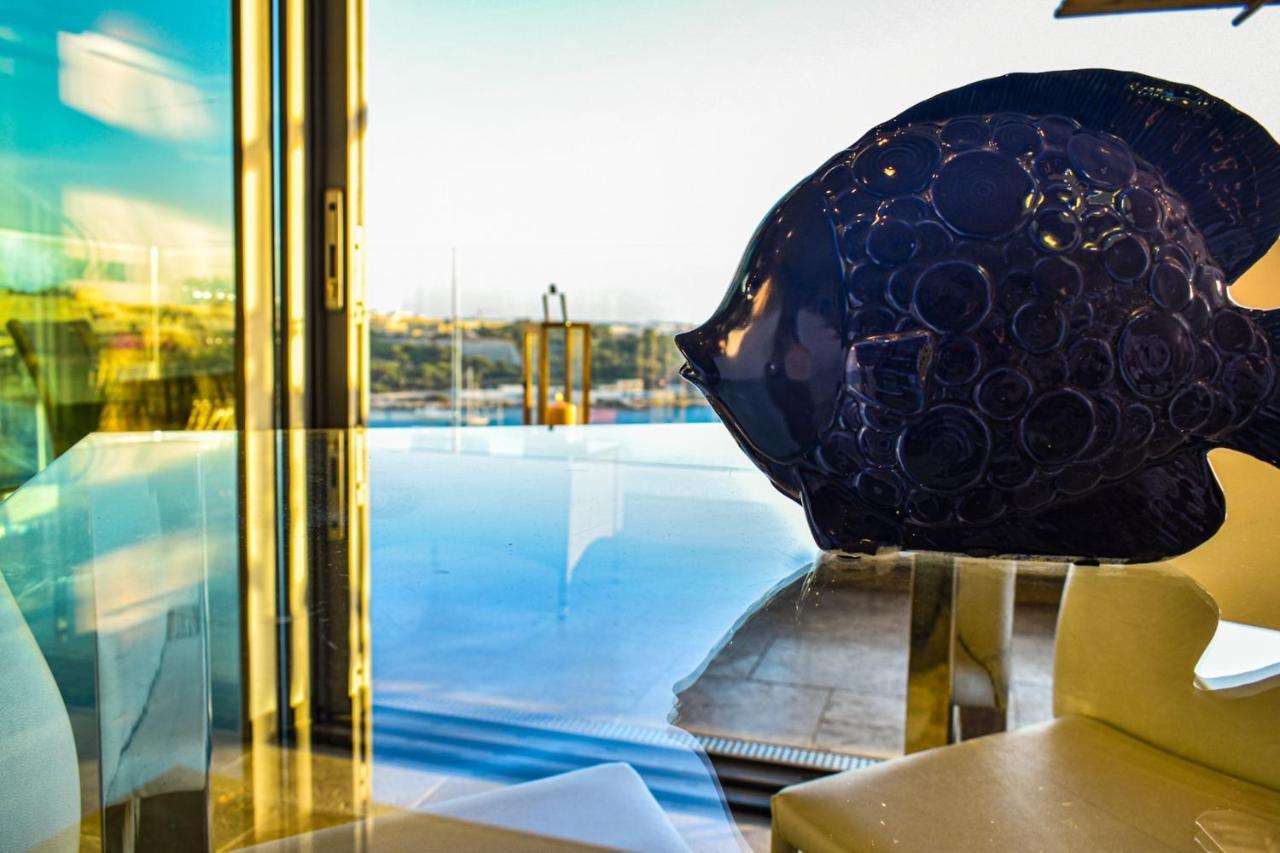 Unique Seafront Triplex Penthouse With Panoramic Bedroom & Rooftop Jacuzzi Overlooking Valletta Sliema Exteriér fotografie