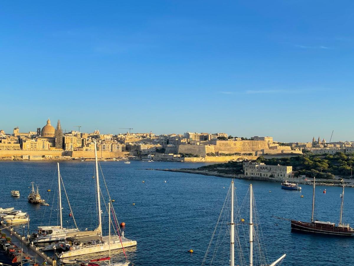 Unique Seafront Triplex Penthouse With Panoramic Bedroom & Rooftop Jacuzzi Overlooking Valletta Sliema Exteriér fotografie