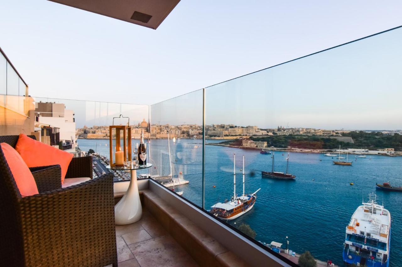 Unique Seafront Triplex Penthouse With Panoramic Bedroom & Rooftop Jacuzzi Overlooking Valletta Sliema Exteriér fotografie