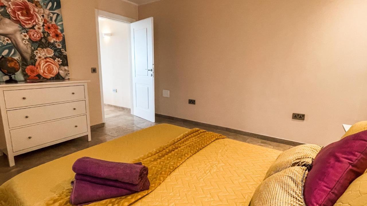 Unique Seafront Triplex Penthouse With Panoramic Bedroom & Rooftop Jacuzzi Overlooking Valletta Sliema Exteriér fotografie